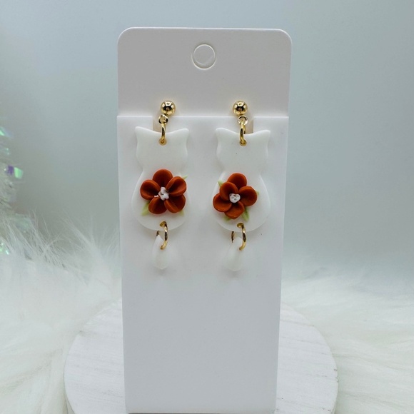 Cute White Cat Polymer Clay Dangle Earrings - Picture 1 of 4